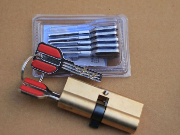 托克逊24小时上门开锁公司